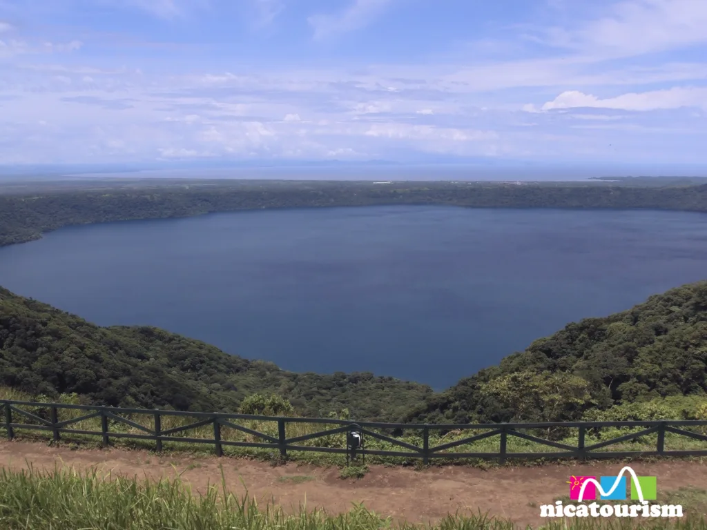 Laguna de Apoyo from el Mirador de Catarina