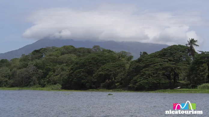 Isletas de Granada in Lake Cocibolca
