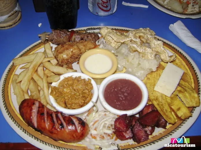 Variety plate Plato surtido en Mi Viejo Ranchito
